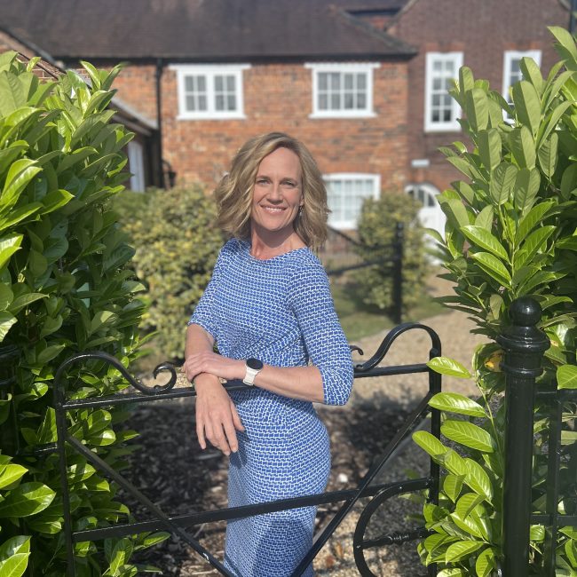 Dr Mia Murray
